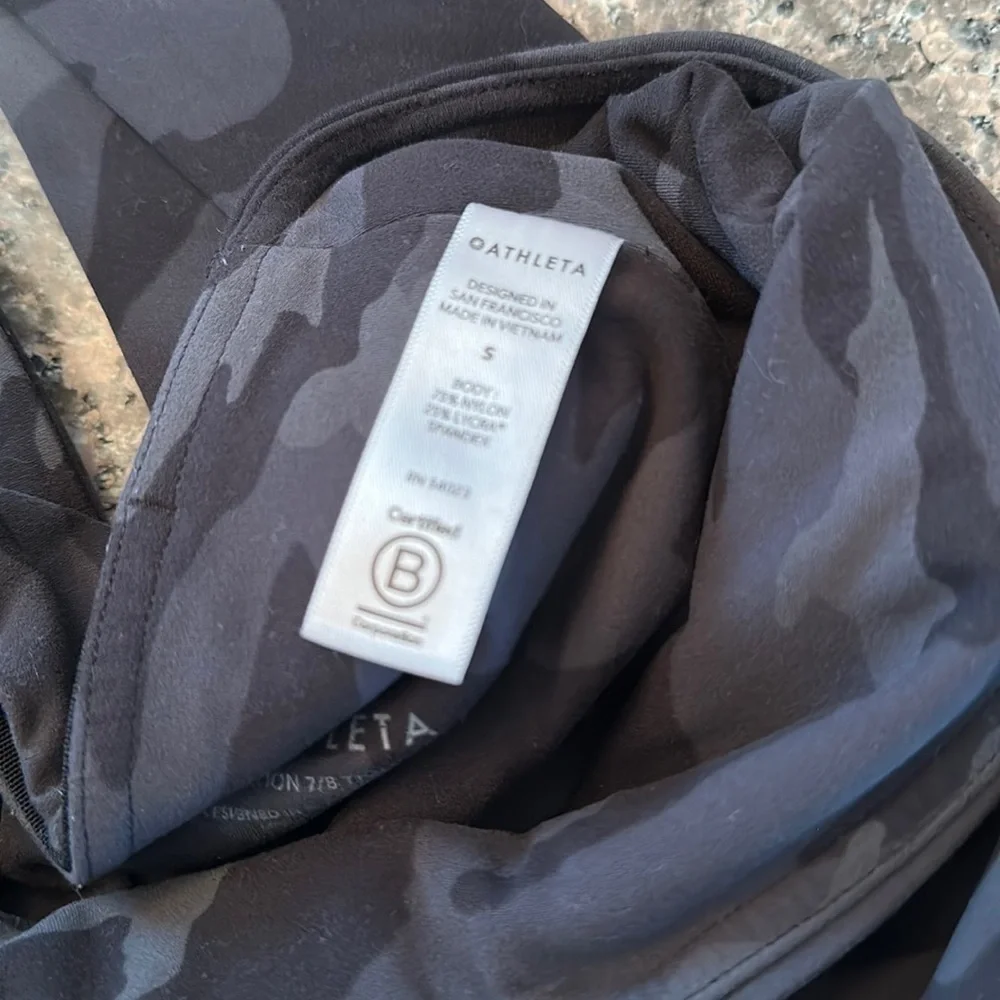 Athleta Elation Camo 7/8 Tight